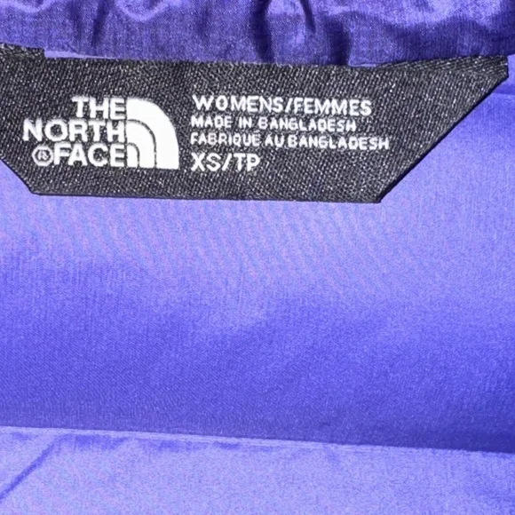 The North Face Women's Vibrant Blue Puffer Jacket - Picture 13 of 15